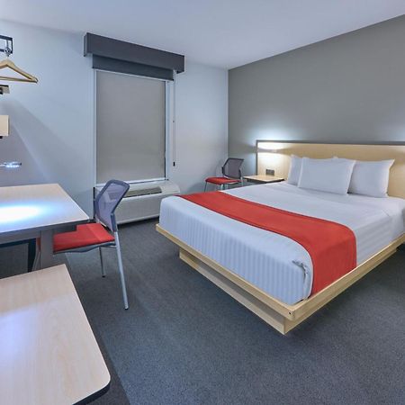 City Express By Marriott Toluca Exterior photo